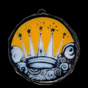 NWT The Crown of Power Glass Art